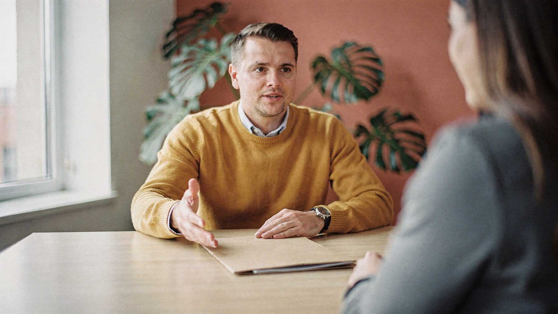 Written statement of employment particulars: what UK employers must give on day one